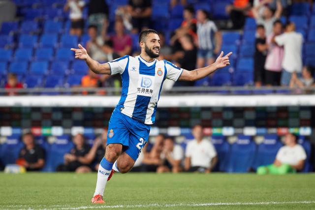 36岁威廉11场比赛1助攻遭解约 冬窗有望重返英超